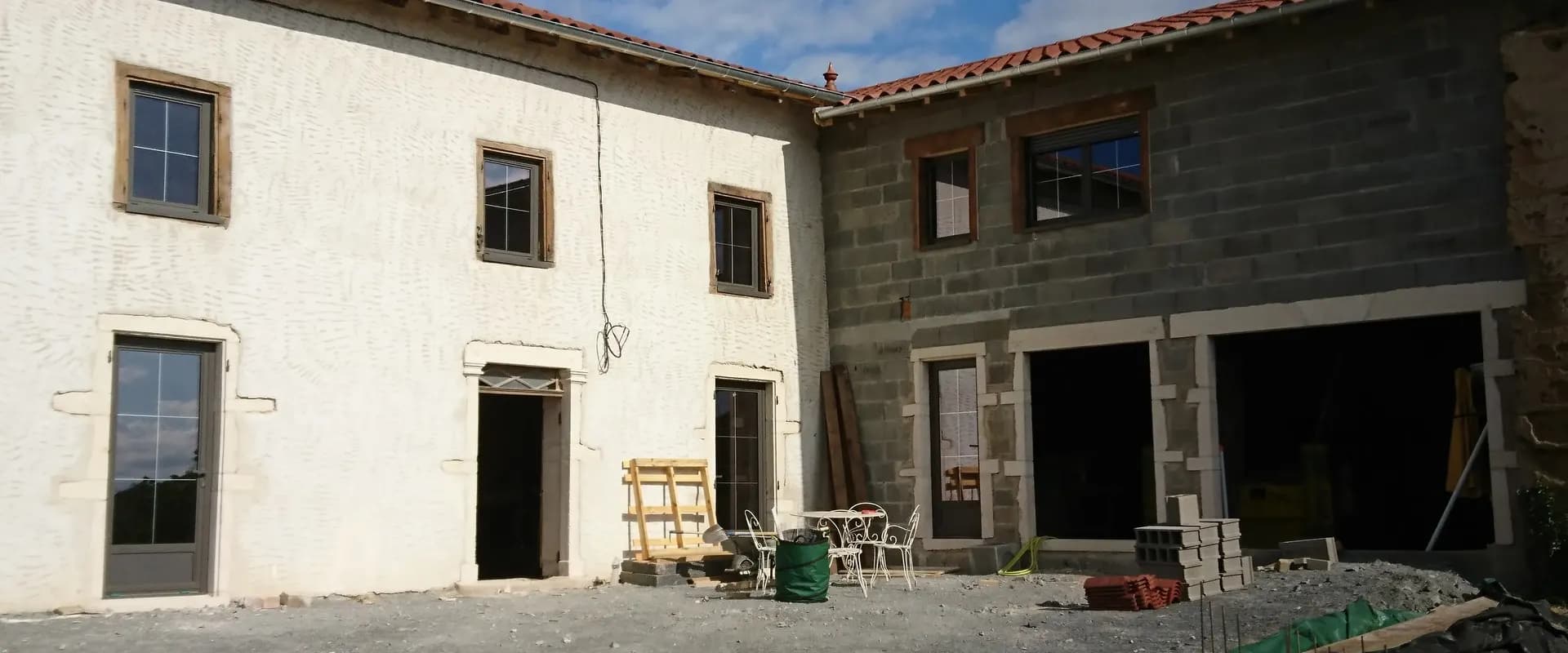 Rénovation d’une maison en pierre au Perréon — Le Perréon