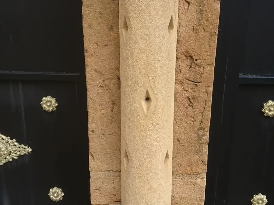 Table, tabouret et banc en pierre — SARL Just Jean-Philippe